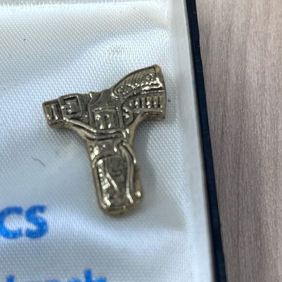 Vintage Gold Tone Western Tacs Hats Collars Ties Lapels - Picture 4 of 8